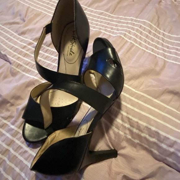 Women’s dress shoes sz 8.5-10 - Picture 15 of 16